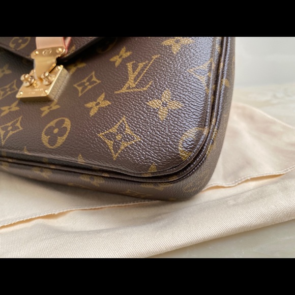 ❌SOLD!❌⭐️ Louis Vuitton Métis Pochette! ⭐️ - Picture 6 of 13